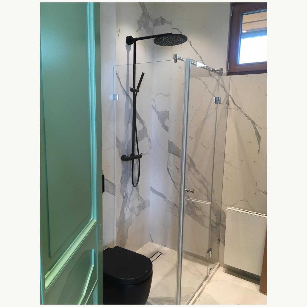 Угловая душевая из прозрачного стекла, фурнитура хром
