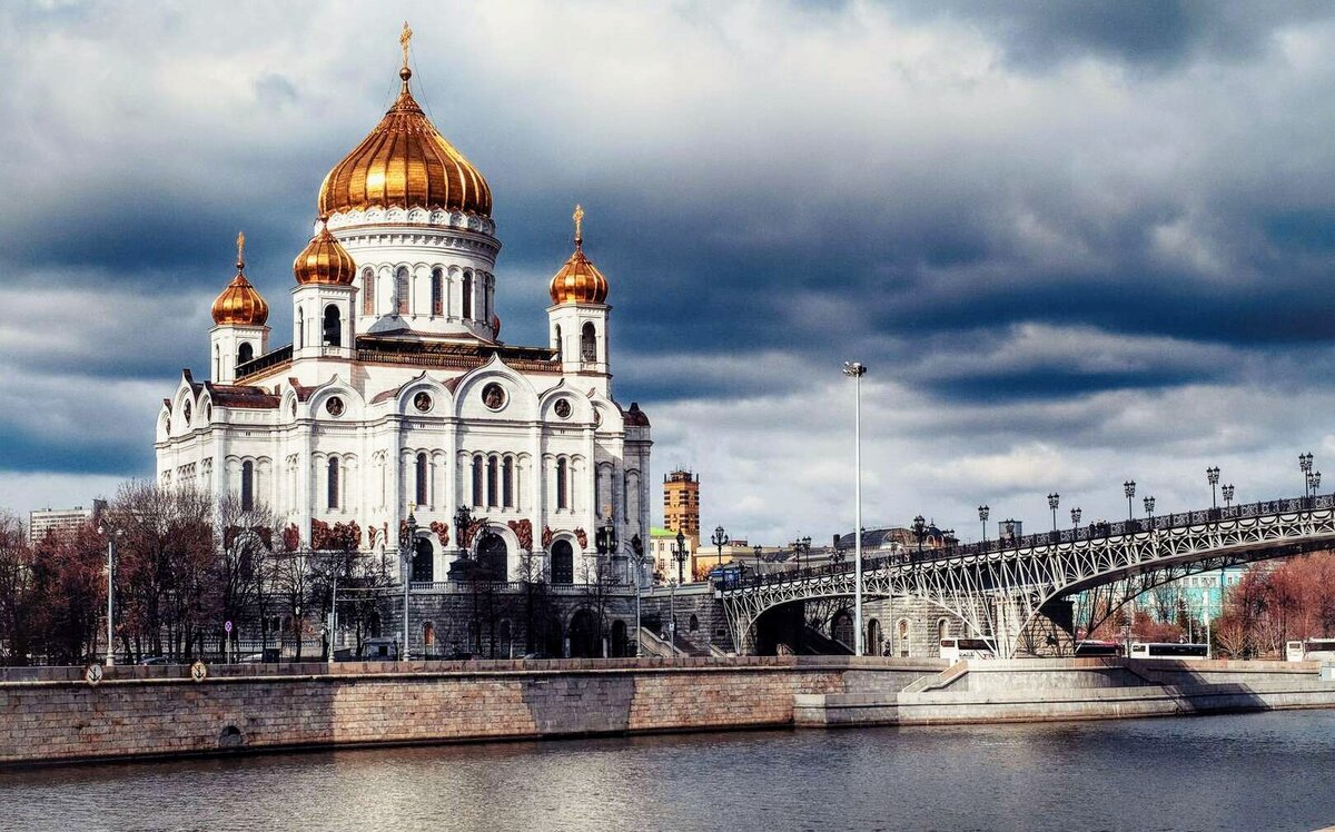 Район м. Кропоткинская. Фото взято с Яндекс картинки в свободном доступе 