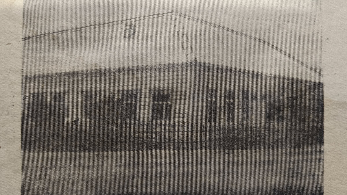 Дом, построенный руками школьников.