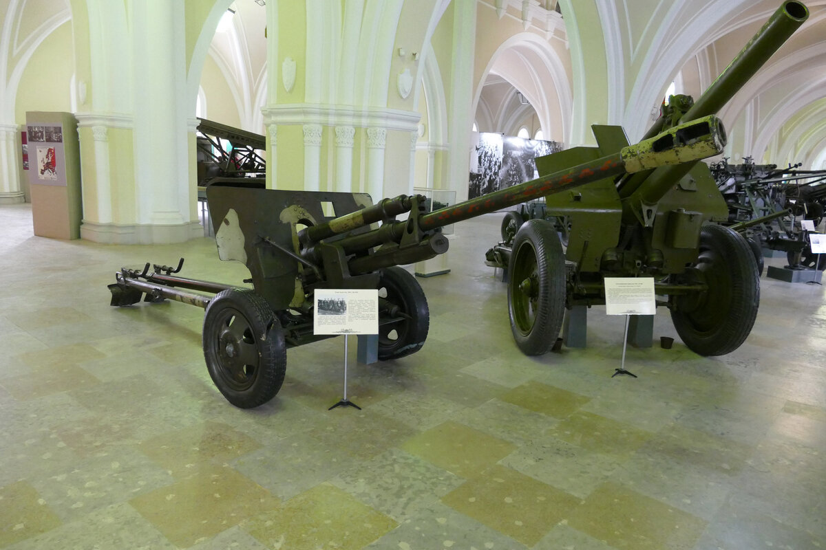 ЗИС-3 с серийным номером №4785, один из заслуженных экспонатов Военно-исторического музея артиллерии, инженерных войск и войск связи, Санкт-Петербург.