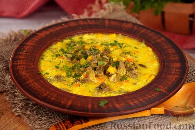 Простой сырный суп с курочкой и овощами