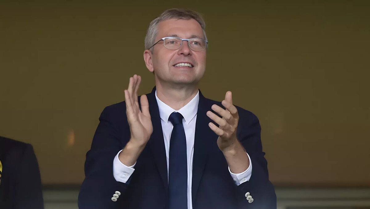     На первом месте оказался миллиардер из Франции.