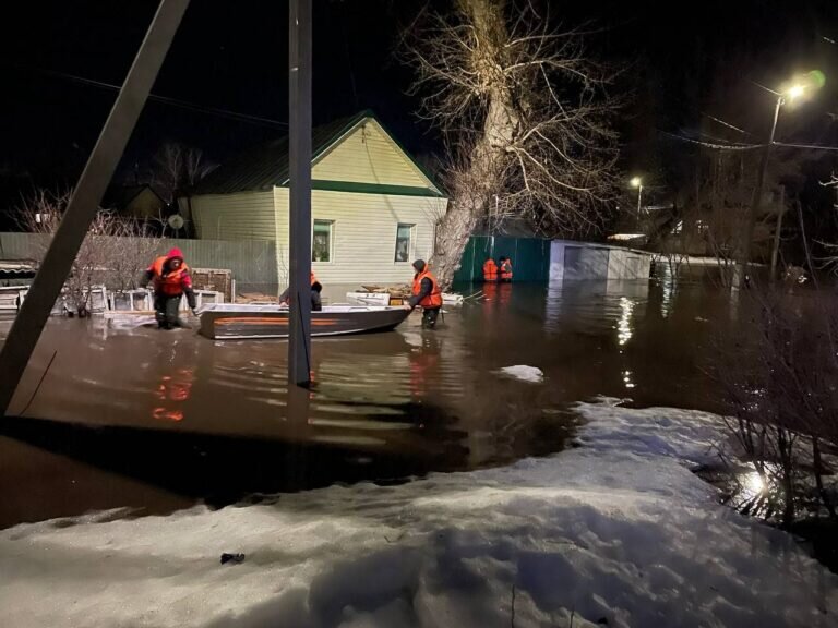    В Бузулуке ночью из-за паводка затопило микрорайон, эвакуированы 37 человек Белов Михаил Александрович