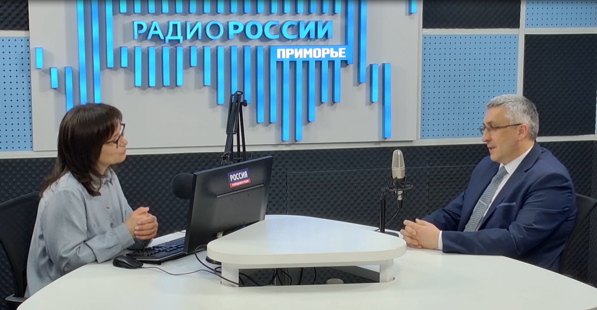 Ольга Катренко и Андрей Бронц в медиастудии ГТРК "Владивосток"