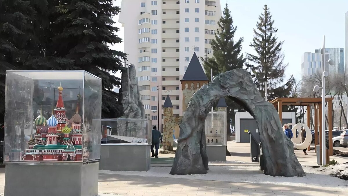     Сити-менеджер заявил о необходимости доработать Аллею миниатюр перед Театром кукол в Орджоникидзевском районе Уфы.