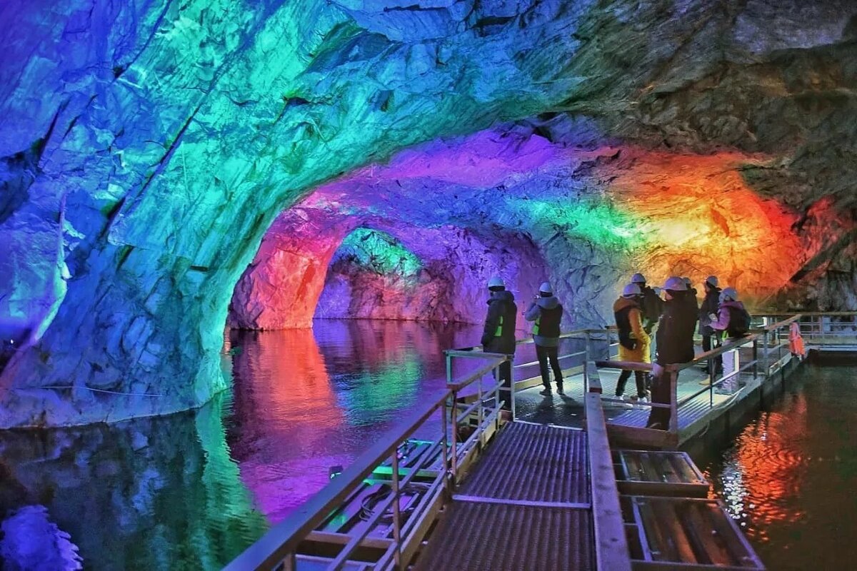 Изображение взято с сайта https://krasotyrossii.ru/mramornyy-kanon-ruskeala-kareliya/