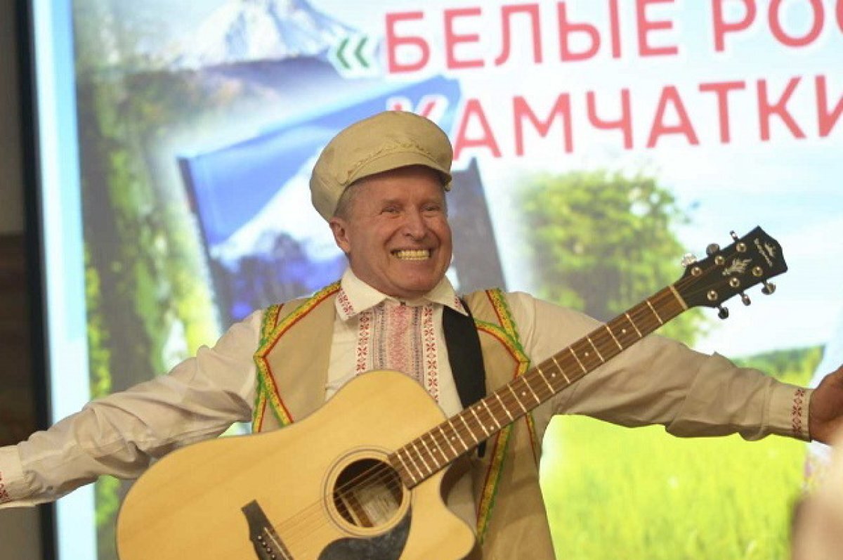    Представление книги читателям состоялось в День единения России и Белоруссии.