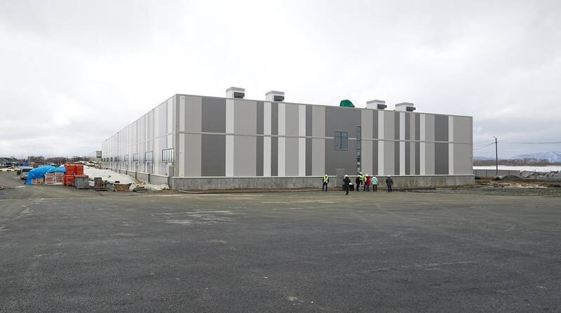 Пресс-служба правительства Сахалинской области. В одном из строящихся корпусов новой индустриальной площадки будет оборудована учебная лаборатория кампуса СахалинТех