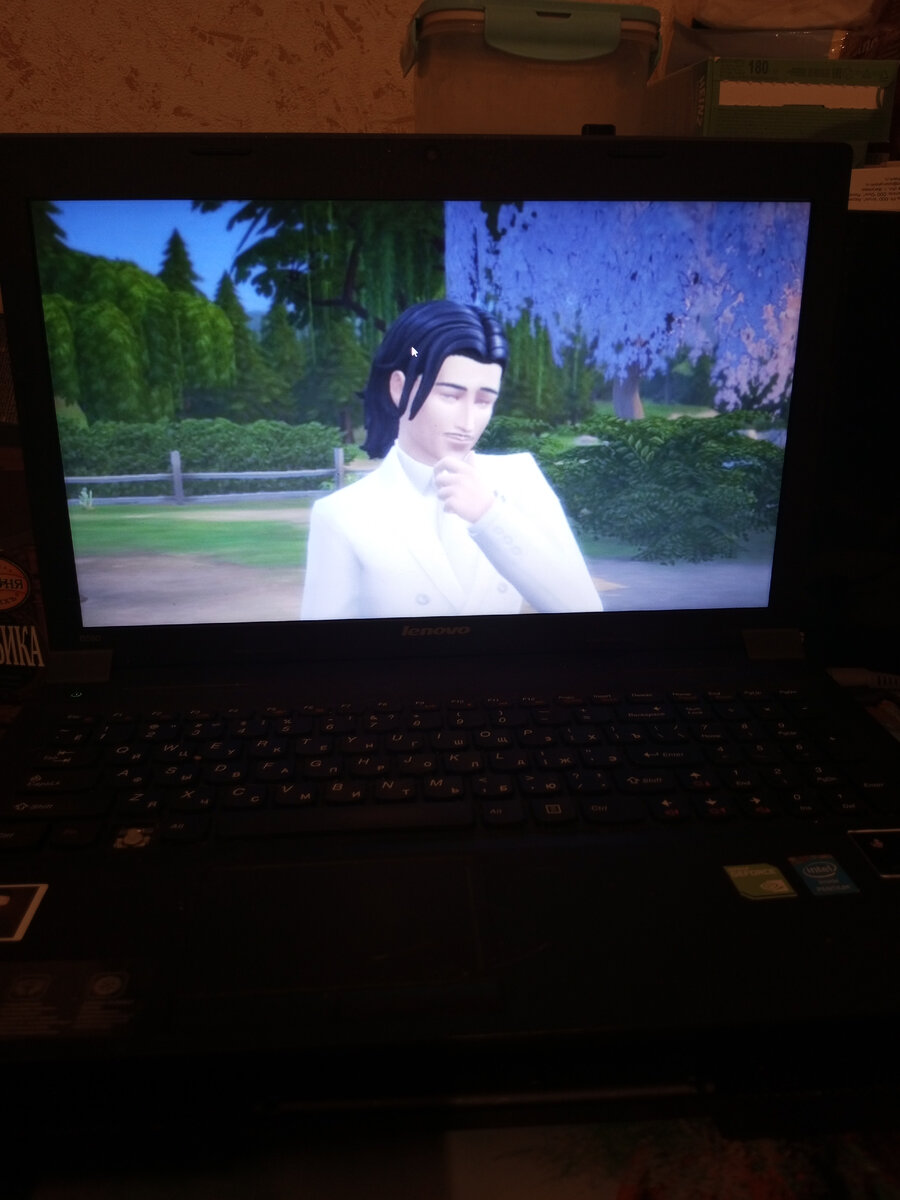 Капризный ноут, не хотел запускаться.