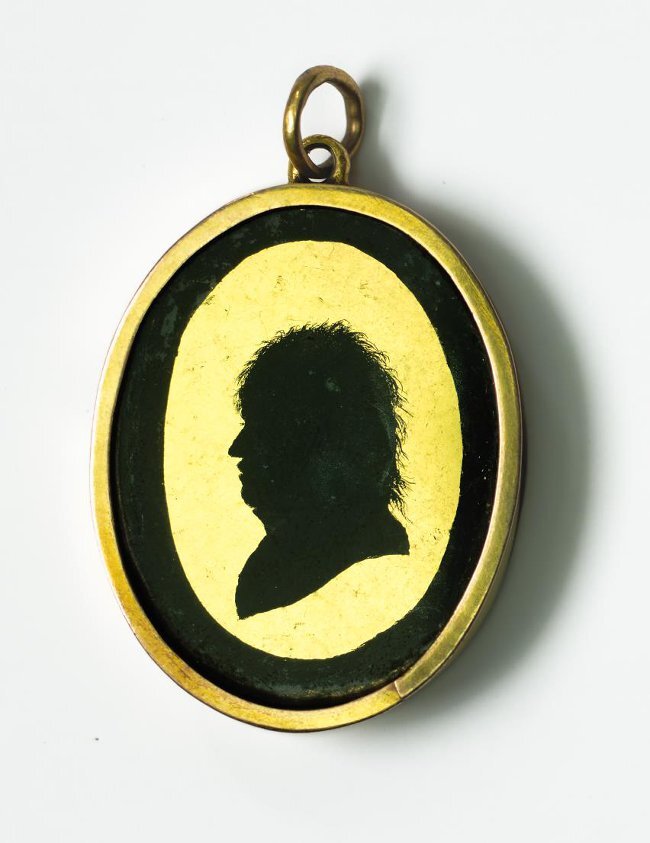 Медальон. Россия, конец XVIII в. Высота: 3,7; ширина 2,9 см.