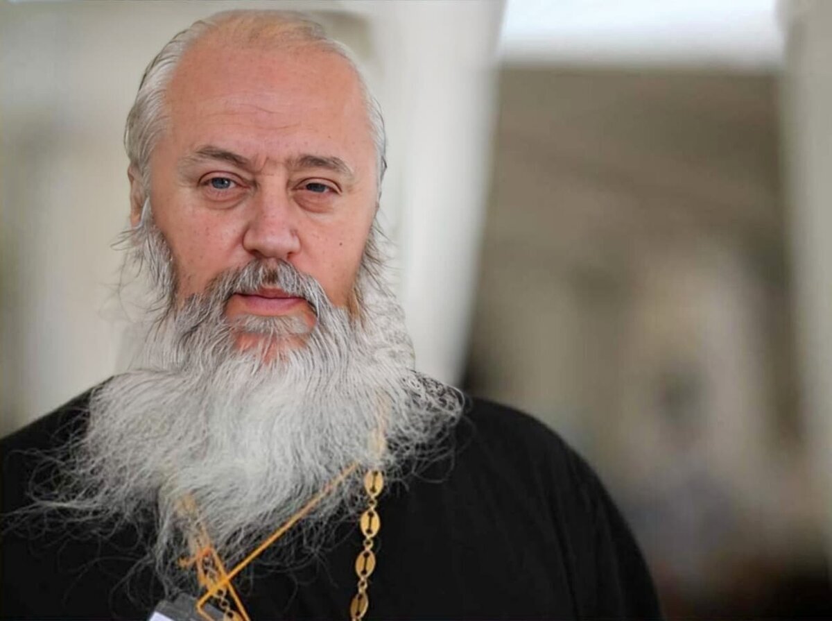 Протоиерей Сергий Филимонов — кандидат богословия, профессор СПбГПМУ и Первого СПбГМУ им. акад. И.П. Павлова, доктор медицинских наук, практикующий врач, председатель Общества православных врачей Санкт-Петербурга им. свт. Луки (Войно-Ясенецкого), настоятель храма Державной иконы Божией Матери в Санкт-Петербурге, главный редактор журнала «Церковь и медицина».