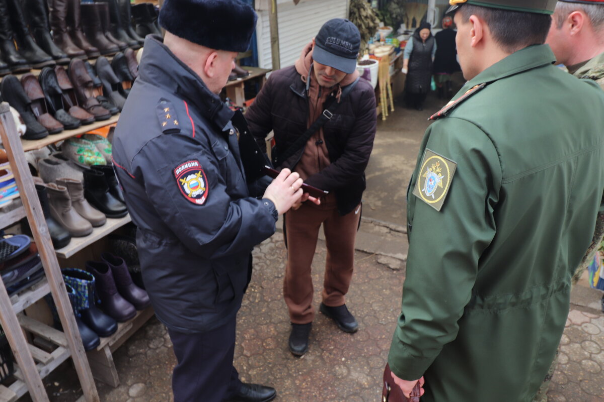 В Иванове утром 4 апреля на воинский учет поставили 10 мигрантов |  IvanovoNEWS | БАРС | Новости | Иваново | Дзен