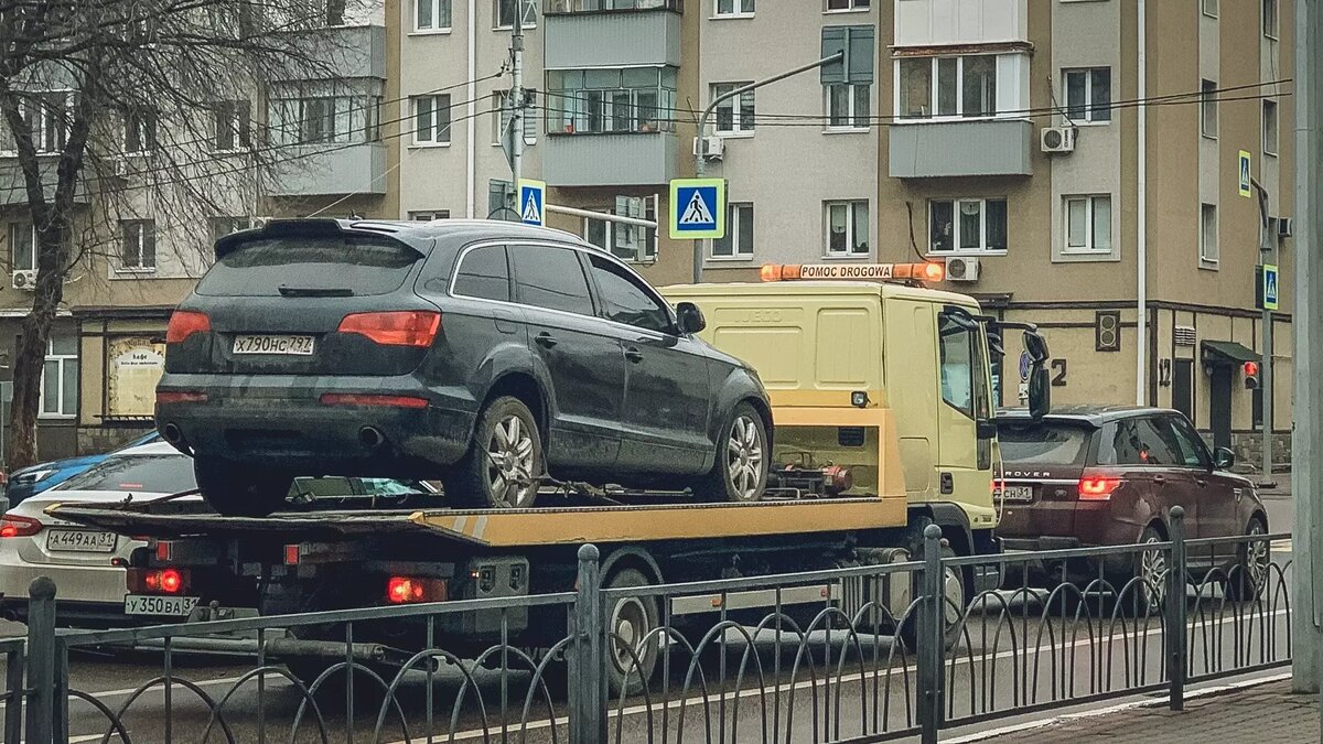     В официальном телеграм-канале МЦУ Краснодара опубликовали полную информацию о том, где искать свое транспортное средство, куда звонить и какую сумму придется заплатить за неправильную парковку в краевом городе.