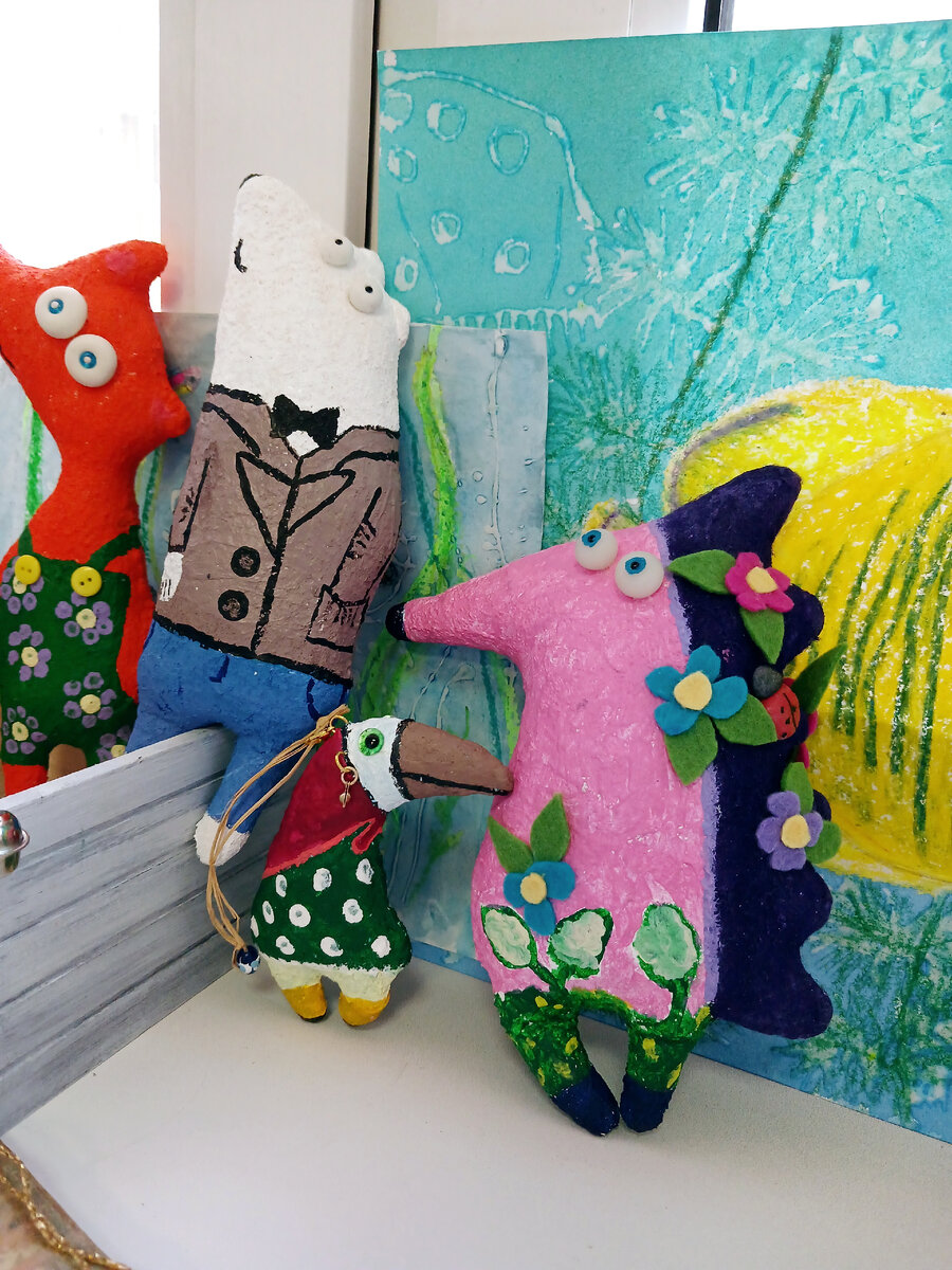 Это мои ёж и ворона Ира. Фото автора