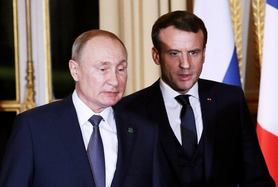    Владимир Путин и Эммануэль Макрон