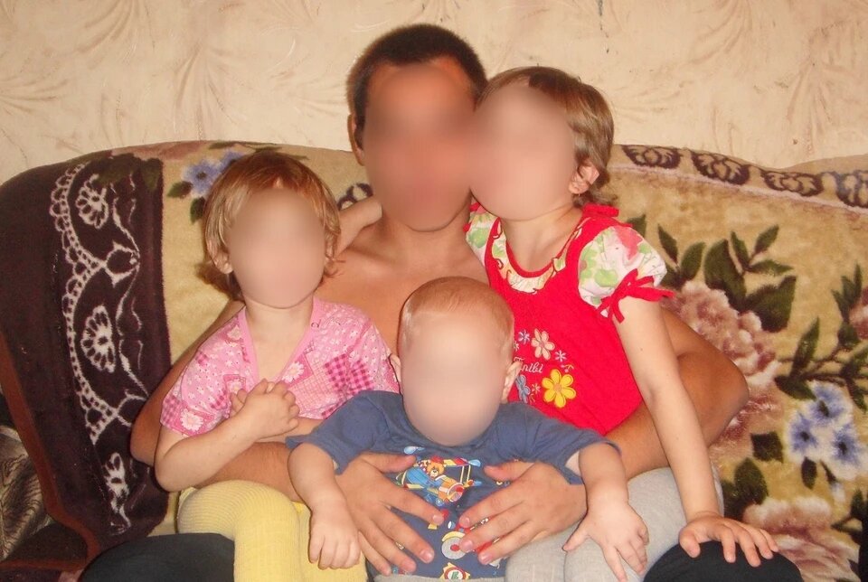 Пострадали девочки, которым сейчас 9, 10 и 17 лет. Фото: личная страница обвиняемого в соцсетях