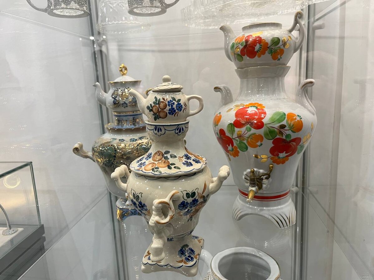 выставки коллекционеров в москве. коллекционер антиквариата. ярмарка афиша. выставка невские клады. ярмарка коллекционеров.