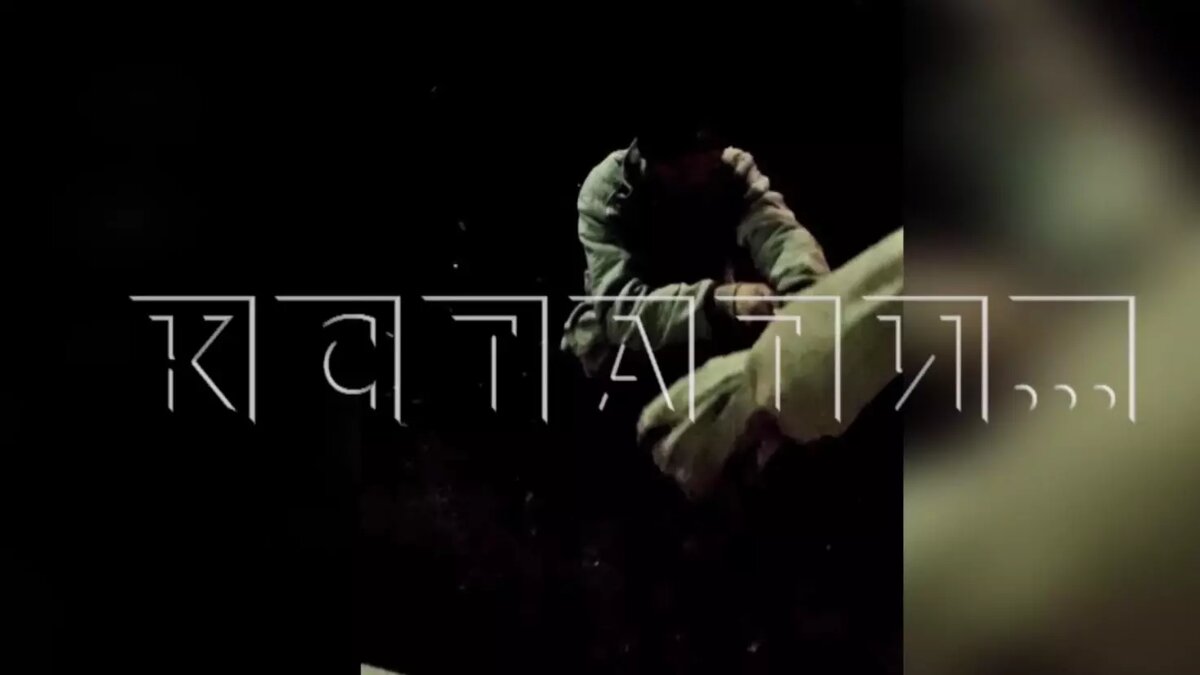     Владелец квартиры на третьем этаже в доме на улице Акимова в Нижнем Новгороде сдал свое жилье некоему прорабу. Тот заселил туда гастарбайтеров и, предположительно, запер их. Чтобы выбираться по ночам за спиртным, теперь они вяжут веревки из простыней и лазают по стенам здания.