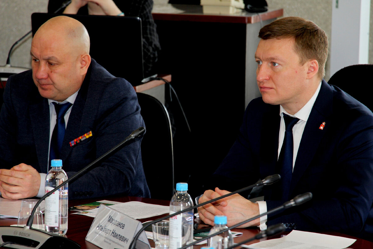 Стих про пермь. Общие сведения о пермском крае. Плотность населения пермского края. Пермский край местоположение на карте. Животные красной книги пермского края.