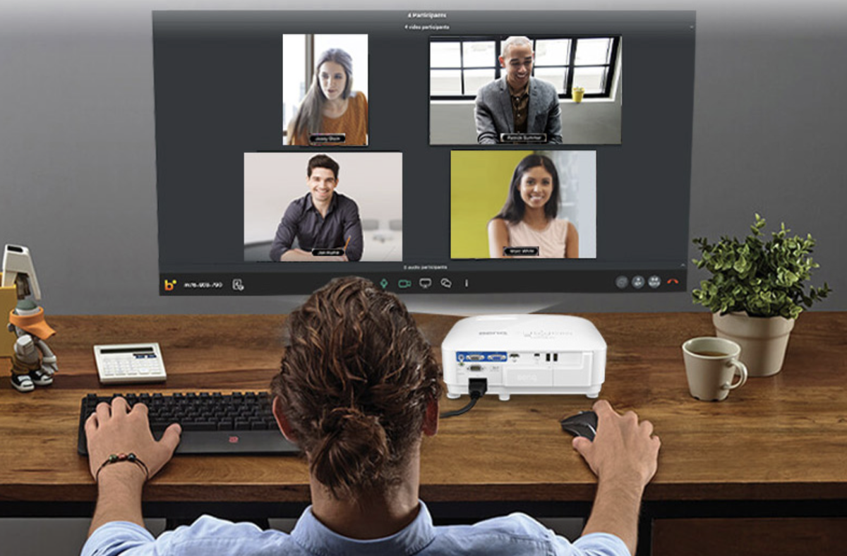 Смарт-проектор BenQ EH600 c OC Android