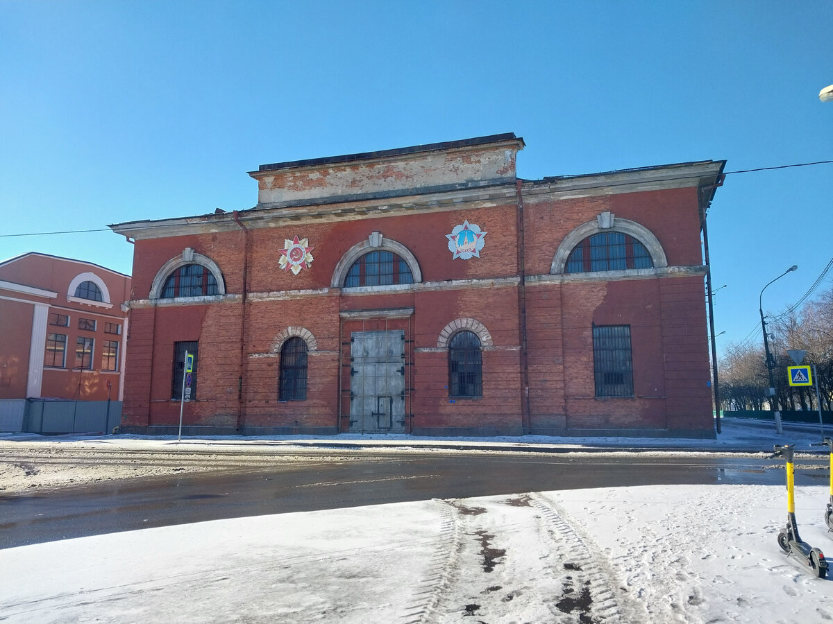 Морской артиллерийский арсенал в Кронштадте. Торцевой фасад (фото автора)