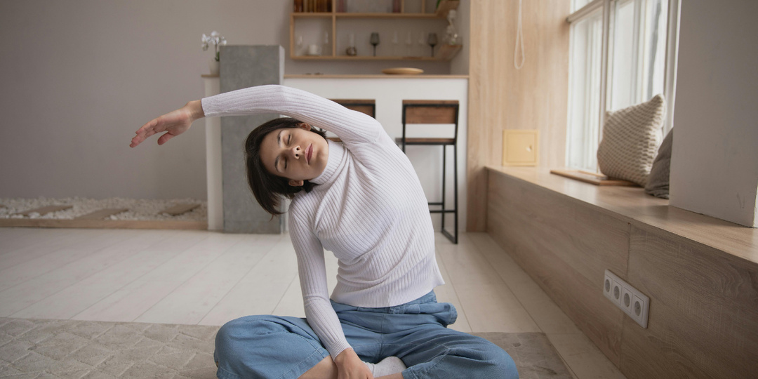 Утренняя йога: 10-минутная практика для бодрости и хорошего настроения