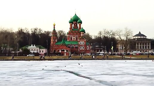 Весенний Останкинский пруд