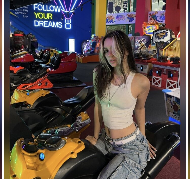 Певица Дарьяна