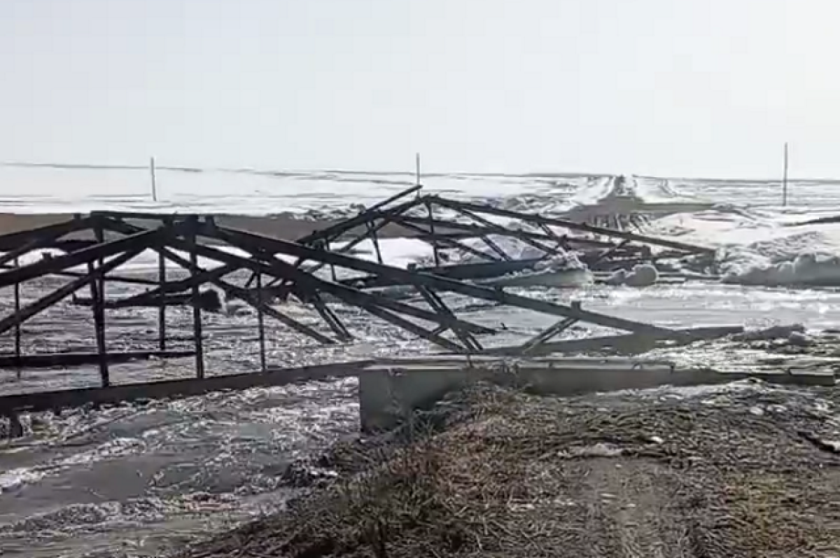    Паводок в Челябинской области разрушил мост и отрезал посёлок
