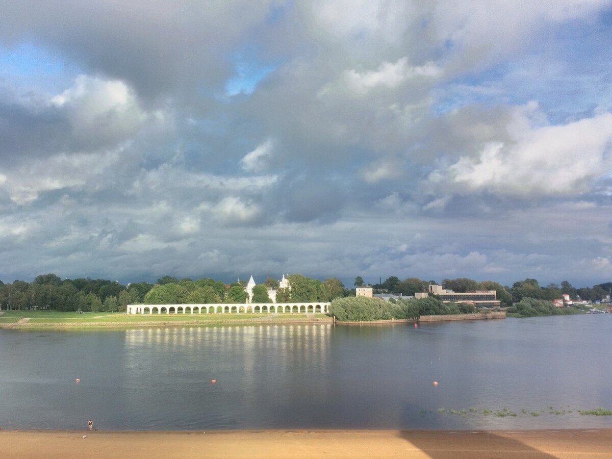 Вид на правую сторону р. Волхов