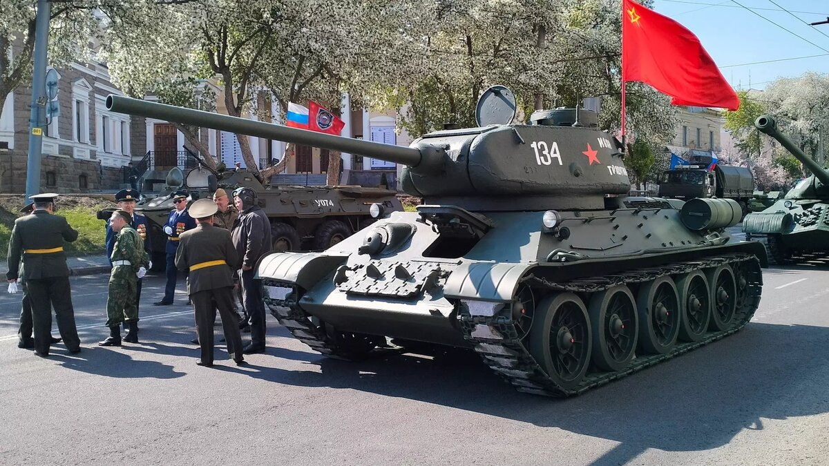     Это связано с юбилеем Великой Победы.