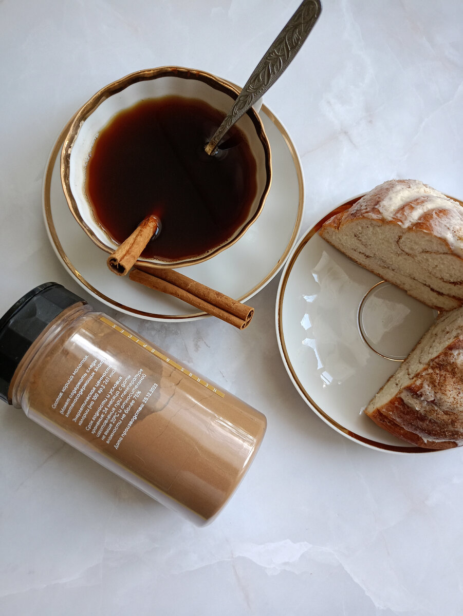 На фото "корица", которая кассия, и синнабон (уверена на 100% - тоже с кассией) 