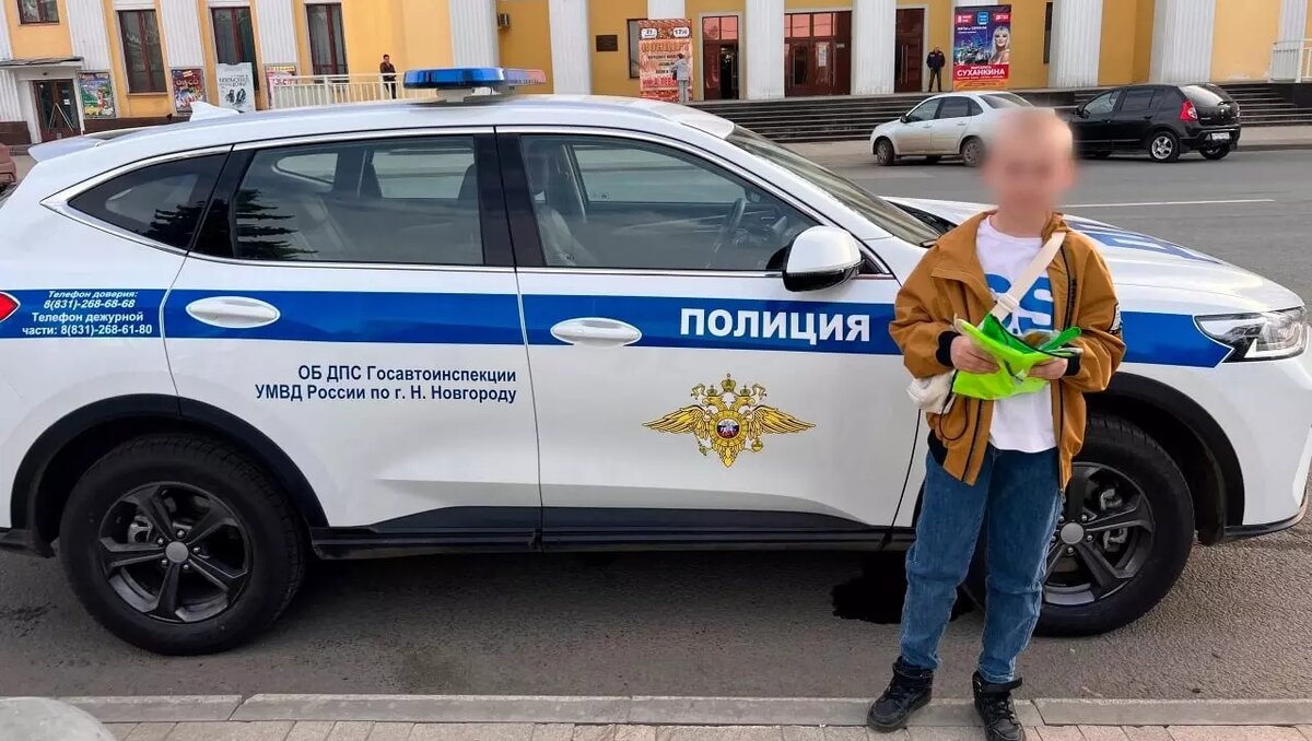     После публикации NewsNN нижегородские сотрудники ДПС извинились перед семьей сбитого на пешеходном переходе 10-летнего ребенка. Ранее в социальных сетях отец мальчика рассказывал, что с момента ДТП с ним никто так и не связался.