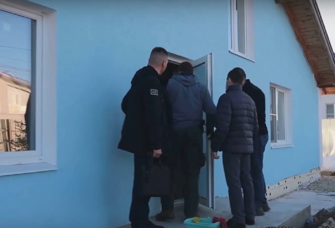    Силовики нагрянули неожиданно