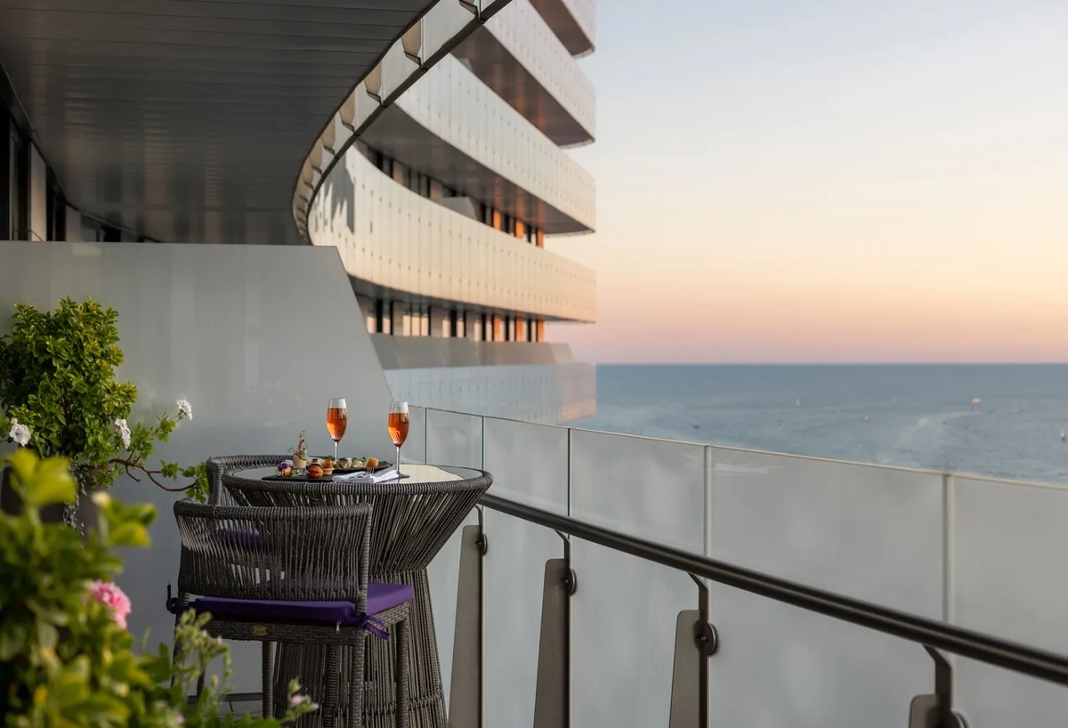 Отель с видом на море