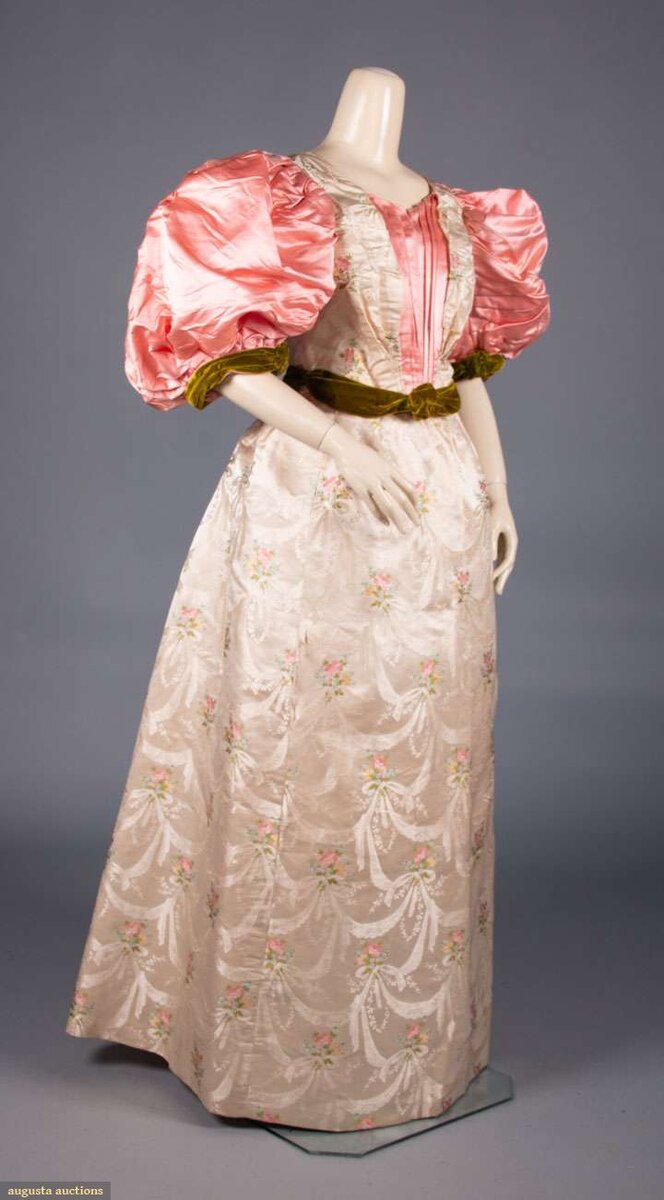 Вечернее платье, около 1895 года.