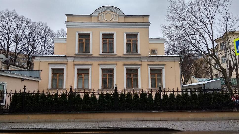 Боковой фасад усадьбы