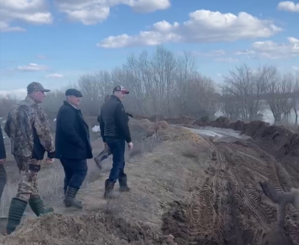    Пострадавшим от паводка оренбуржцам выплатят средства на первоначальные нужды Белов Михаил Александрович