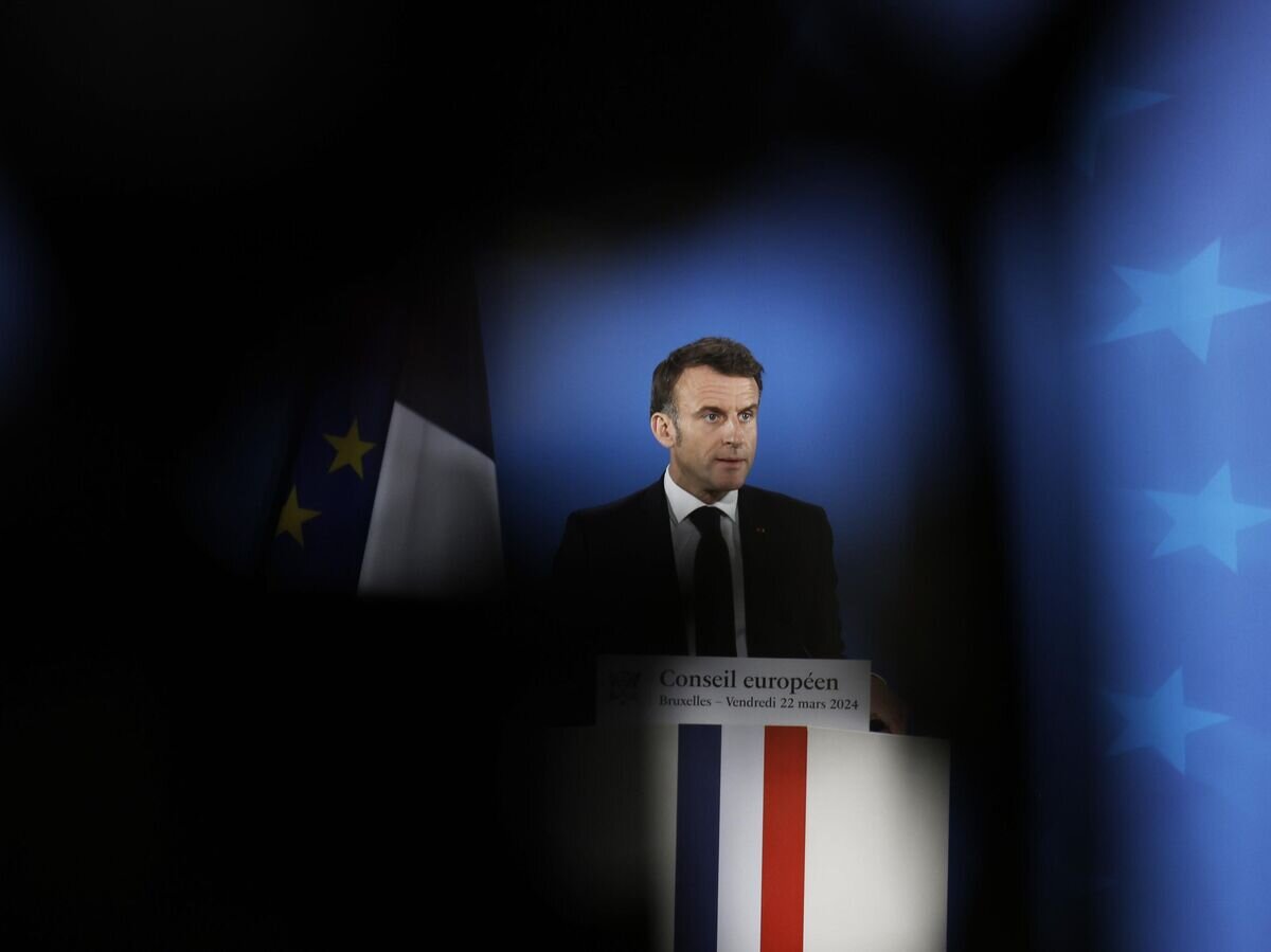    Президент Франции Эммануэль Макрон на пресс-конференции саммита ЕС в Брюсселе© AP Photo / Omar Havana