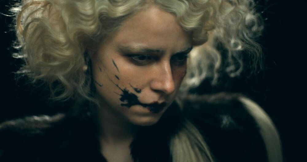     Кадр со съемок фильма «Невеста» (2025) / Фото: Instagram*/mgyllenhaal/ *соцсеть признана в России экстремистской и запрещена