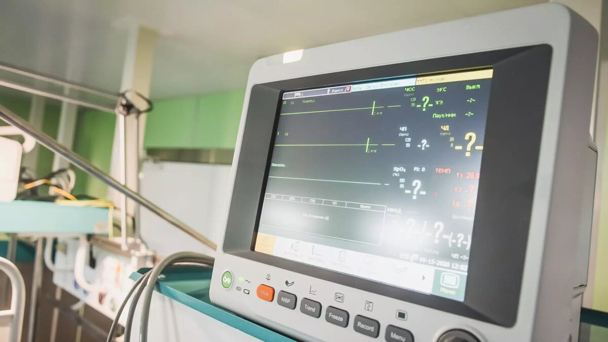     Ранее в пресс-службе главы Мурманской области сообщили, что Андрей Чибис находится в операционной под наркозом и его жизни ничего не угрожает.