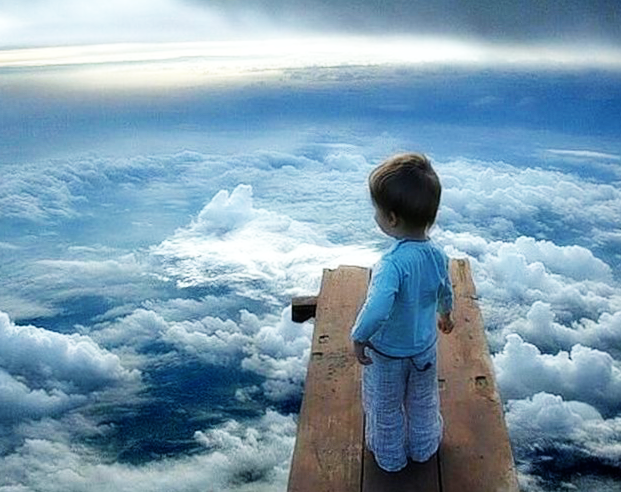 Прежде, чем прийти к своим родителям телом, ребенок рядом с ними душой