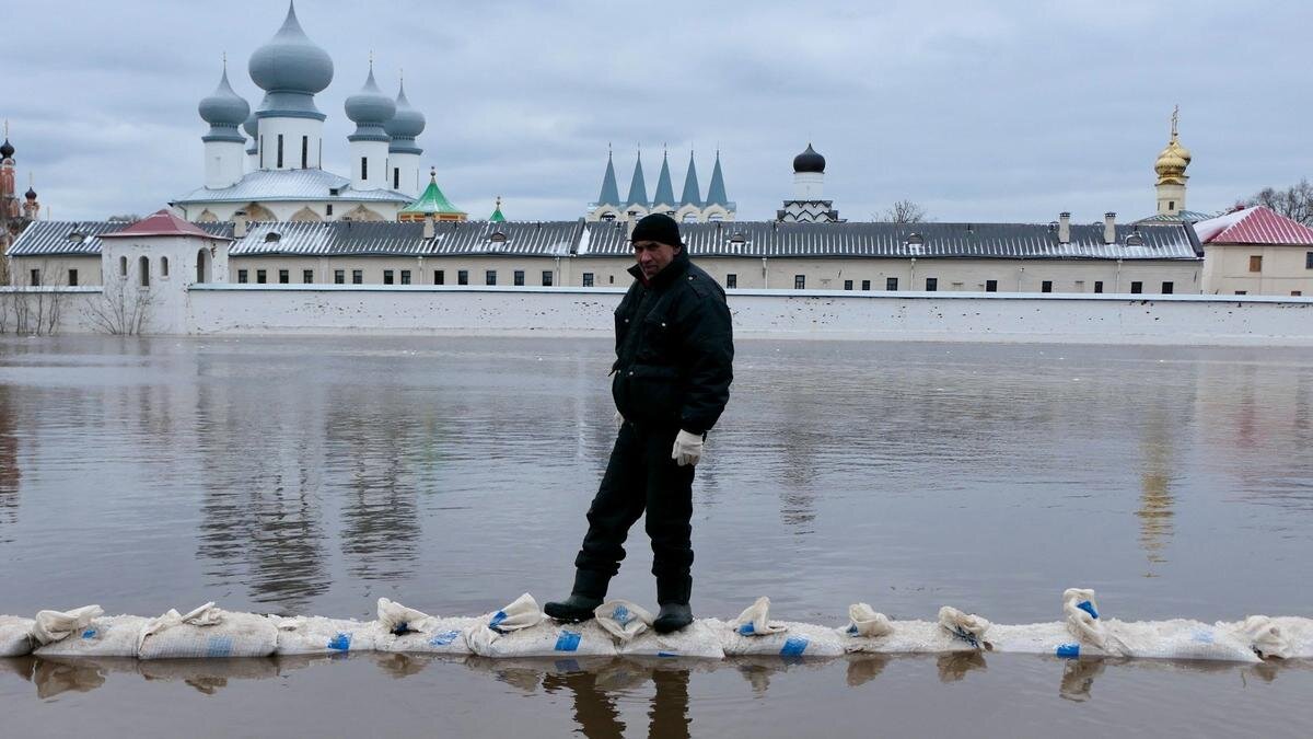 Тихвин: утром ручей пришёл в спальню | MR7.ru - Мой район | Дзен