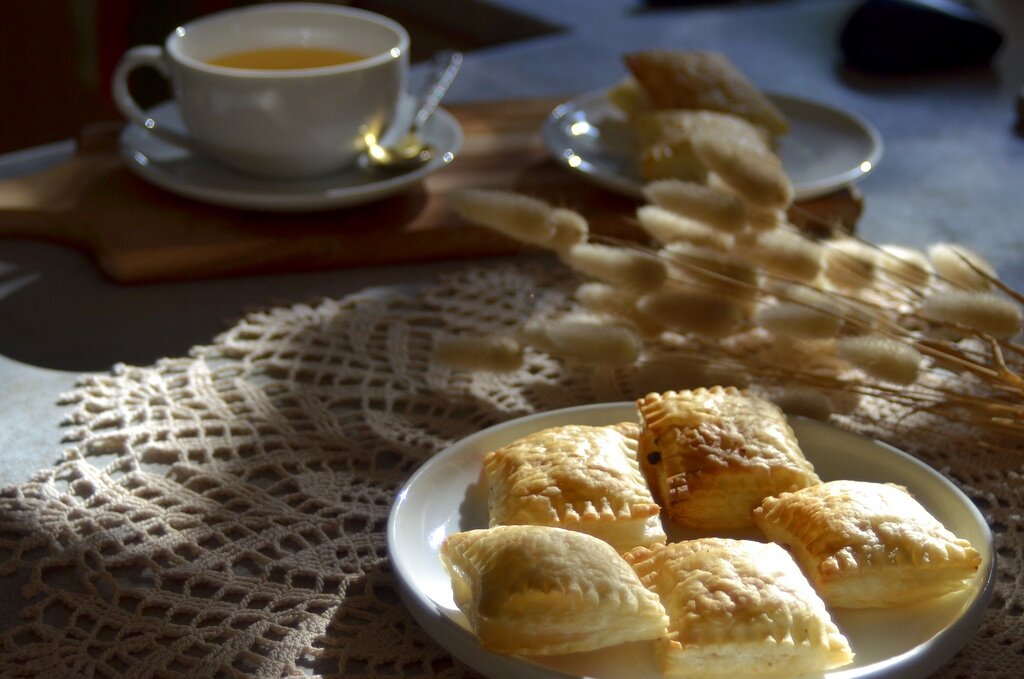 Присаживайтесь рядом, давайте выпьем чаю, :) здесь и далее - фото из домашнего архива