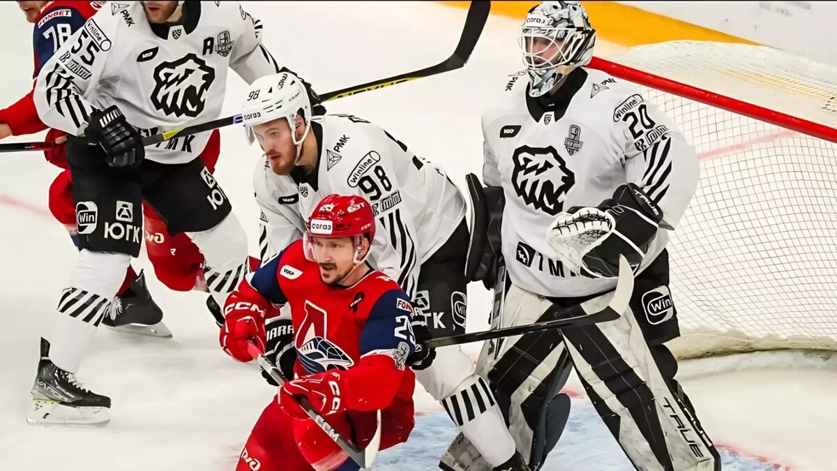     Главный тренер челябинского ХК «Трактор» высказался по поводу травмирования своего игрока Зака Фукале хоккеистом «Локомотива» Максимом Шалуновом, заявление было озвучено в ходе пресс-конференции после матча.