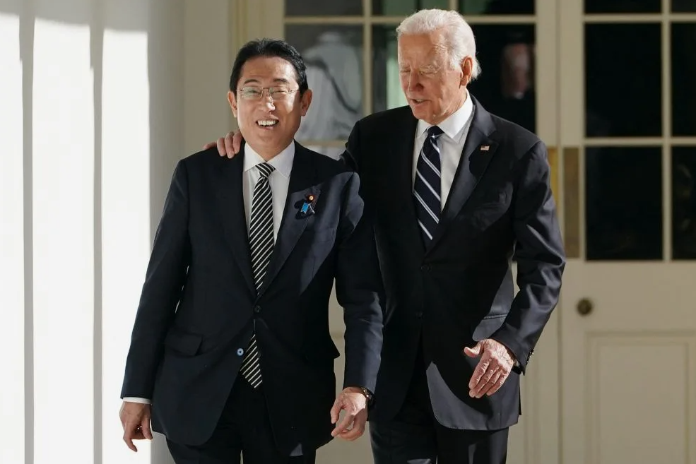 Фумио Кисида, премьер-министр Японии, готовится к поездке в Вашингтон, где собирается выступить с речью в конгрессе США.