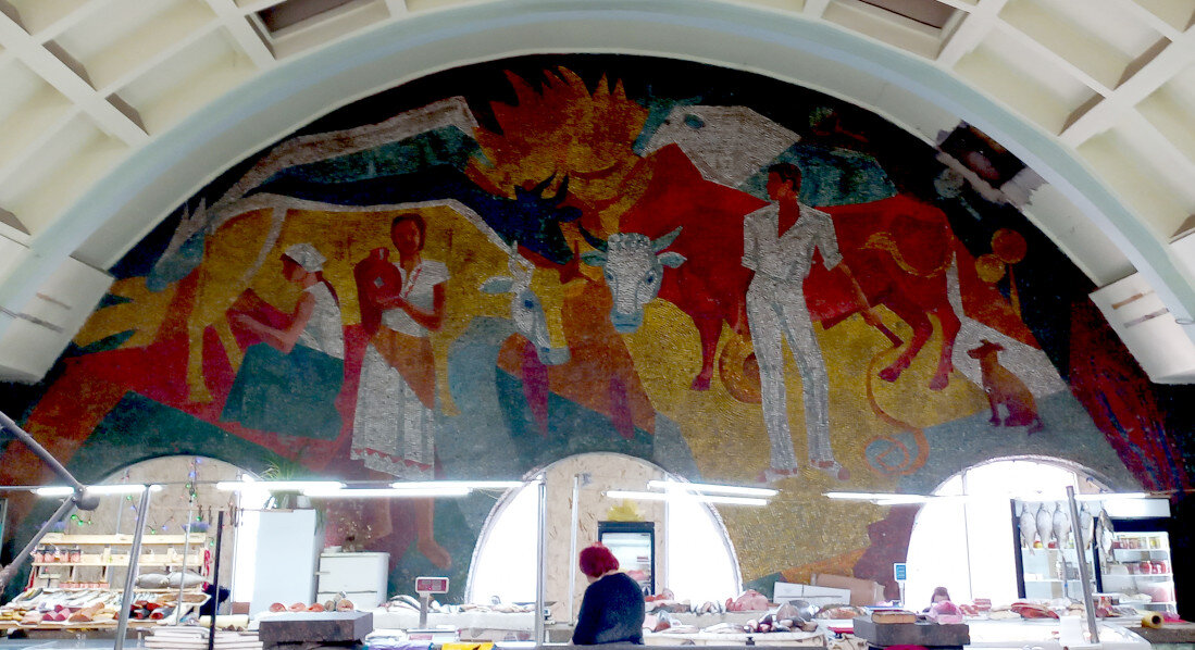 Мозаики на Колхозном рынке Донецка фото март 2024 года