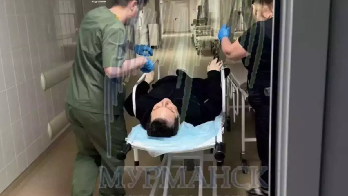     Андрея Чибиса госпитализировали в Апатитско-Кировскую больницу. Сейчас пострадавший находится в операционной. Подробности далее.