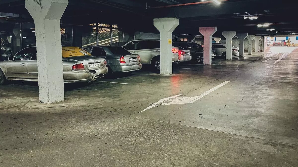     Минувшей ночью в казанском жилом комплексе «Весна» произошел пожар на территории многоуровневой парковки. Об этом очевидцы сообщили в общедомовом чате в telegram.