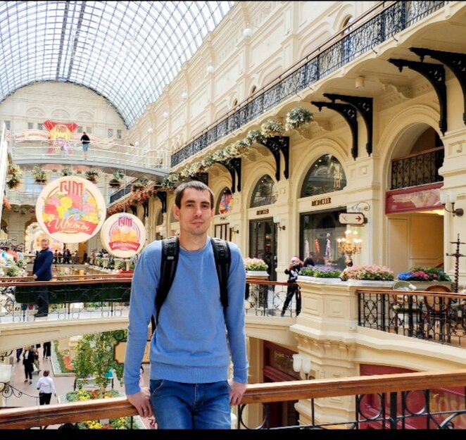 Муж с тем самым рюкзаком. 2019 год. 